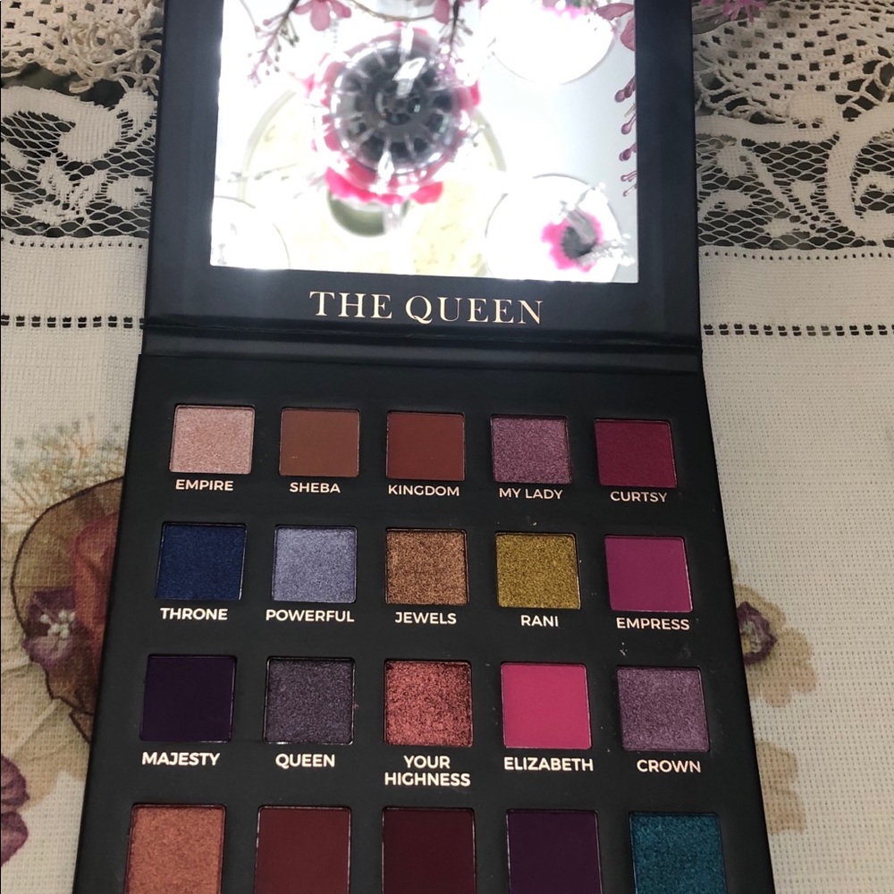 THE QUEEN 👑 ELOISE palette 🎨